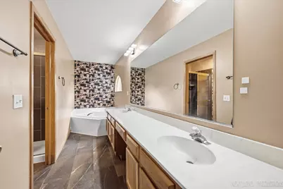 2513 Briarwood Court, Aurora, IL 60506 - Photo 16