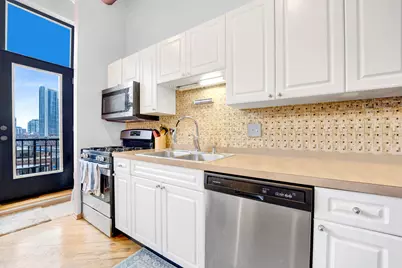 226 N Clinton Street #723, Chicago, IL 60661 - Photo 4