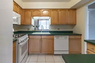 171 Saratoga Ct, Vernon Hills, IL 60061 - Photo 10
