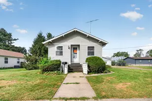 40 S Marguerite St, Coal City, IL 60416 - Photo 1