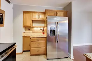 201 E Chestnut St, Chicago, IL 60611 - Photo 8