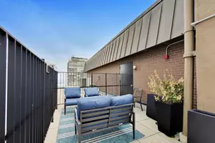 201 E Chestnut St, Chicago, IL 60611 - Photo 16