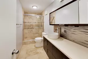 201 E Chestnut St, Chicago, IL 60611 - Photo 12
