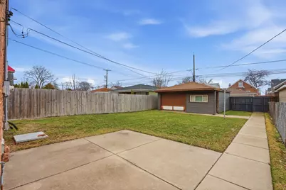 10941 S Avenue C, Chicago, IL 60617 - Photo 20