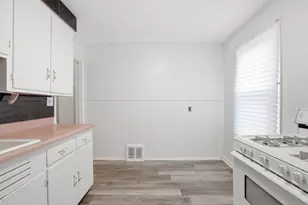 10941 S Ave C, Chicago, IL 60617 - Photo 8