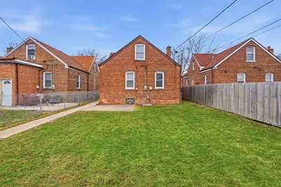 10941 S Avenue C, Chicago, IL 60617 - Photo 18