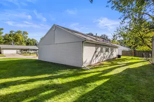 2903 Sangamon Dr, Champaign, IL 61821 - Photo 6