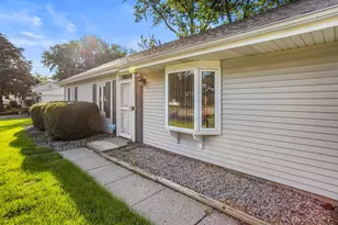 2903 Sangamon Dr, Champaign, IL 61821 - Photo 4