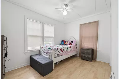 1031 Glenwood Avenue, Waukegan, IL 60085 - Photo 12