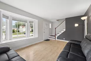 1031 Glenwood Ave, Waukegan, IL 60085 - Photo 6