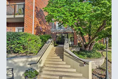 815 Leicester Road #217, Elk Grove Village, IL 60007 - Photo 2
