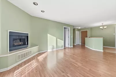 815 Leicester Road #217, Elk Grove Village, IL 60007 - Photo 12