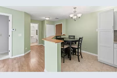 815 Leicester Road #217, Elk Grove Village, IL 60007 - Photo 4