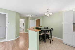 815 Leicester Rd, Elk Grove Village, IL 60007 - Photo 4