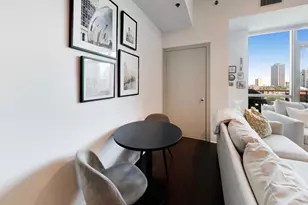 230 W Division St, Chicago, IL 60610 - Photo 4