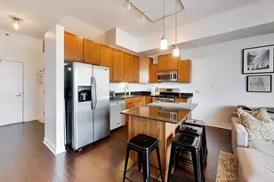 230 W Division St, Chicago, IL 60610 - Photo 6