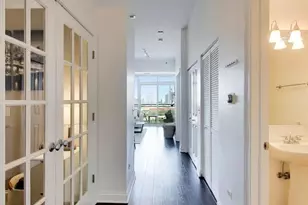230 W Division St, Chicago, IL 60610 - Photo 16