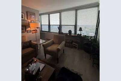 1560 N Sandburg Terrace #3407, Chicago, IL 60610 - Photo 8