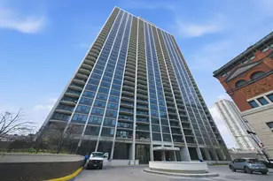 1560 N Sandburg Terrace, Chicago, IL 60610 - Photo 1