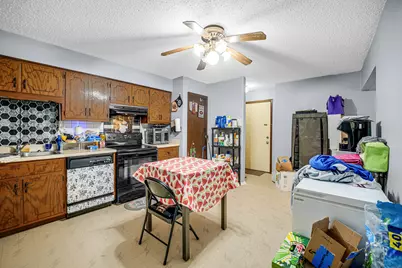 214 Madison Street #2B, Joliet, IL 60435 - Photo 6