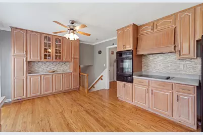 8030 Carlisle Drive, Hanover Park, IL 60133 - Photo 10