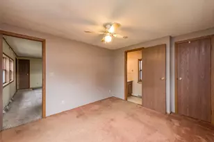 785 Hillcrest Ave, Park City, IL 60085 - Photo 14