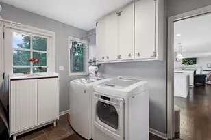 32 Chatham Ln, Oak Brook, IL 60523 - Photo 10