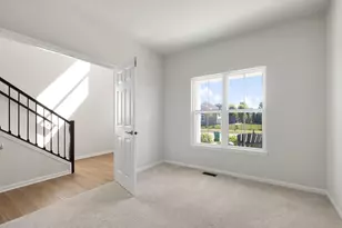 451 Mary Ann Cir, Sycamore, IL 60178 - Photo 6