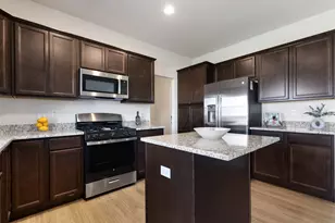 451 Mary Ann Cir, Sycamore, IL 60178 - Photo 18