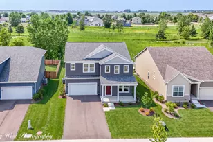 335 N Aspen Dr, Cortland, IL 60112 - Photo 6