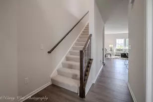 335 N Aspen Dr, Cortland, IL 60112 - Photo 8