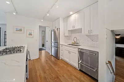 3904 Saratoga Avenue, Downers Grove, IL 60515 - Photo 2