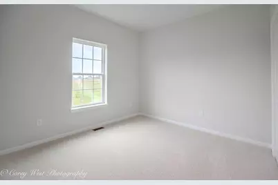 330 N. Aspen Drive, Cortland, IL 60112 - Photo 10