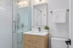 1355 N Sandburg Terrace, Chicago, IL 60610 - Photo 22