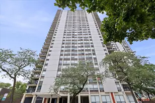 1355 N Sandburg Terrace, Chicago, IL 60610 - Photo 2