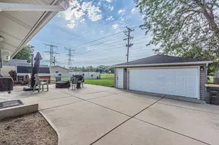 224 Redwood Ave, Elk Grove Village, IL 60007 - Photo 18