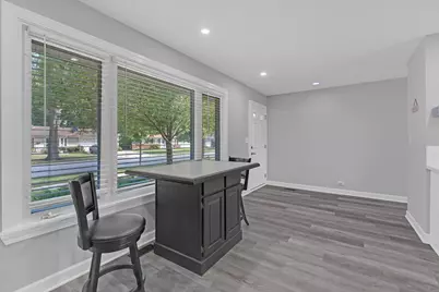 224 Redwood Avenue, Elk Grove Village, IL 60007 - Photo 6