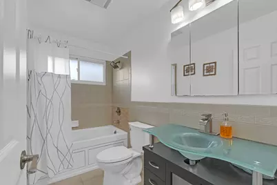 224 Redwood Avenue, Elk Grove Village, IL 60007 - Photo 10