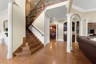 253 E Wilson St, Elmhurst, IL 60126 - Photo 2