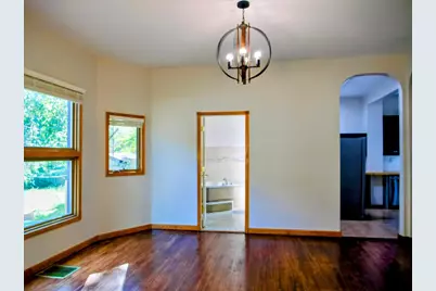 1037 N 8th Street, Springfield, IL 62702 - Photo 6