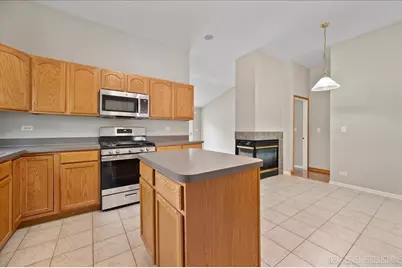 2402 Wilton Lane #2402, Aurora, IL 60502 - Photo 10