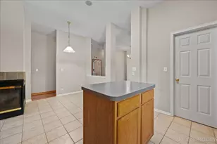 2402 Wilton Ln, Aurora, IL 60502 - Photo 12