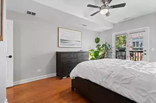 1338 W Addison St, Chicago, IL 60613 - Photo 12
