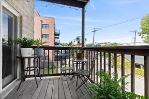 1338 W Addison St, Chicago, IL 60613 - Photo 18