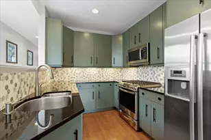 1338 W Addison St, Chicago, IL 60613 - Photo 10