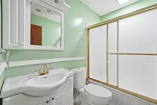 116 S Pinecrest Rd, Bolingbrook, IL 60440 - Photo 12