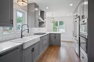 6114 N Lenox Ave, Chicago, IL 60646 - Photo 2