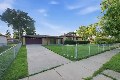 8300 Long Avenue, Burbank, IL 60459 - Photo 4