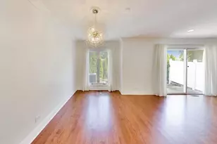 520 Hummingbird Ln, Deerfield, IL 60015 - Photo 10