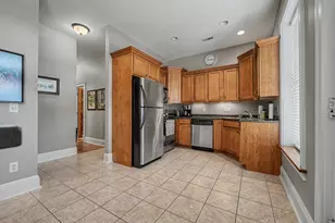 108 W Locust St, Bloomington, IL 61701 - Photo 18